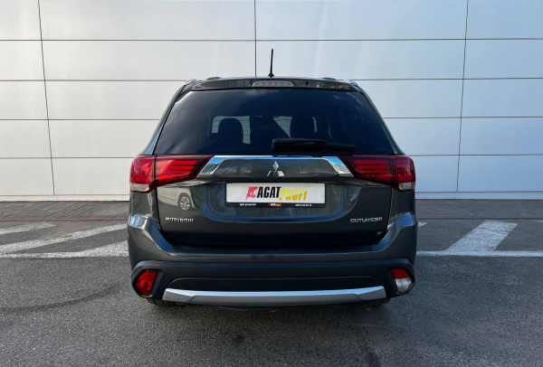Mitsubishi Outlander 2015 года с пробегом 169 556 км, фото 11