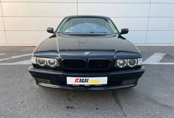 BMW 7 серия 2000 года с пробегом 321 754 км, фото 3