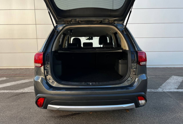 Mitsubishi Outlander 2015 года с пробегом 169 556 км, фото 12