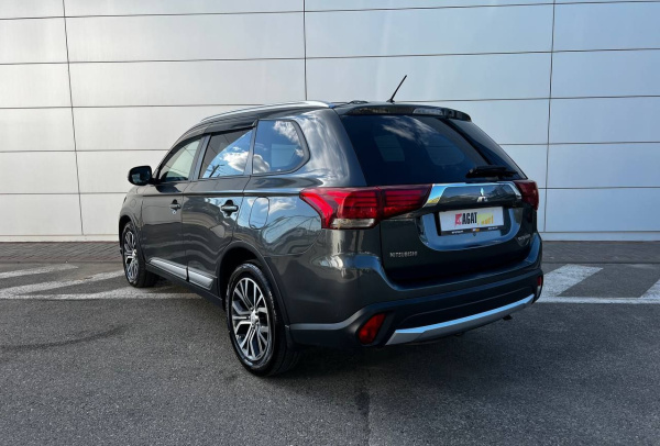 Mitsubishi Outlander 2015 года с пробегом 169 556 км, фото 10